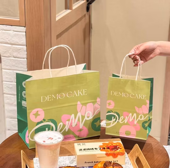 Sacchetti di imballaggio in cartone personalizzati per sacchetti di carta Kraft per sacchetti di carta di fabbrica in Cina per confezioni regalo