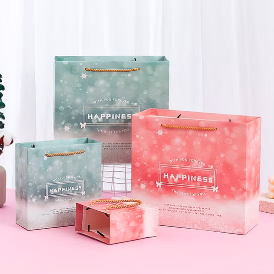 Borsa regalo per lo shopping di lusso con imballaggio in carta patinata bianca stampata FSC